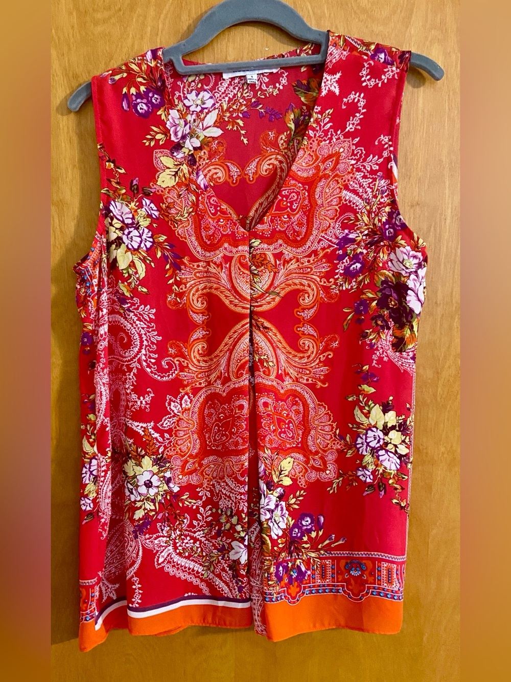 Sleeveless V-Neck Floral Paisley  Rose and Olive Top Small